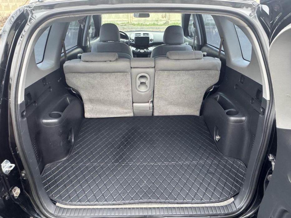 Продается TOYOTA RAV4