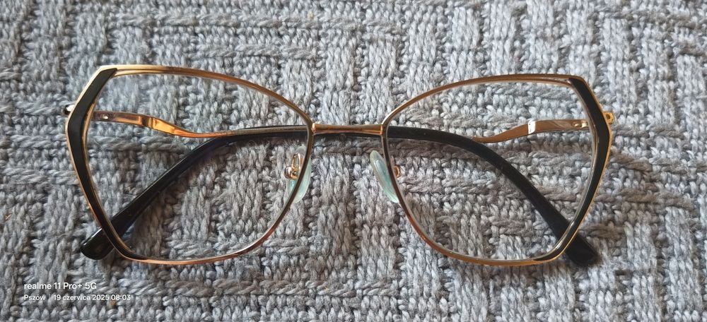 Okulary progresywne z nakładka przeciwsłoneczną