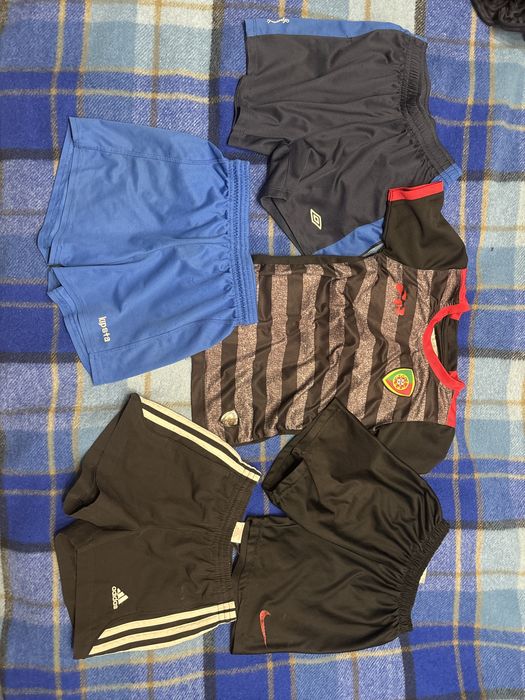 Футбольні шорти та футболки ,гетри на 8-10 р,ріст до 140