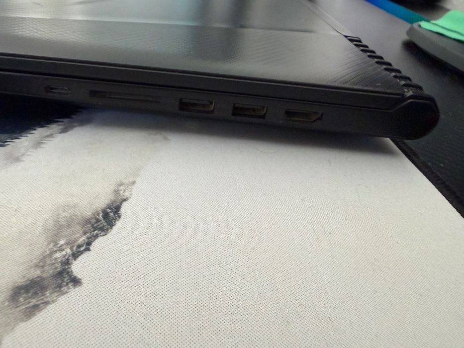 Ноутбук Lenovo Legion (Y520-15IKBN)