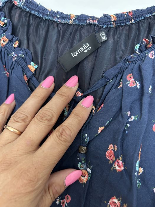 Vestido lindo sfera . Marca 40 mas veste 42