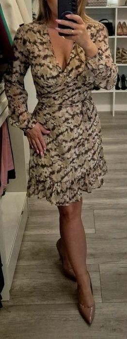 Piękna wiosenna sukienka komunia chrzest w kolorze pastelowym s