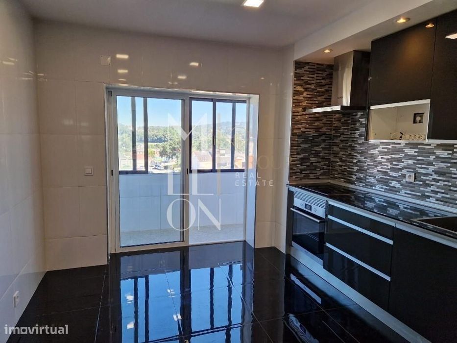 Apartamento T3 Renovado com Suite e Excelente Exposição Solar | Paços
