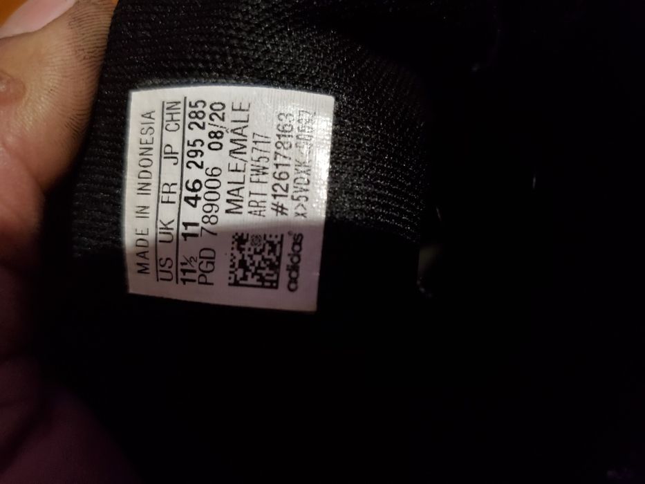 Шкіряні кросівки adidas