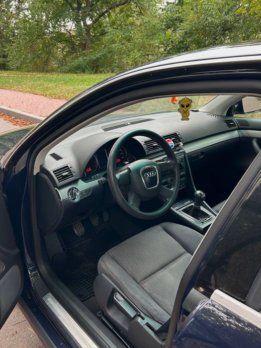 Audi A4B7 1,6 бензин