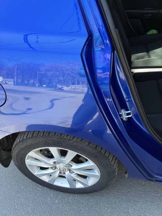 Продам Mazda 3 1.6л