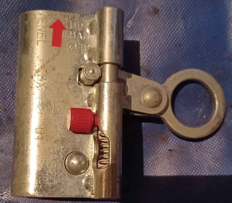 urządzenia samozaciskowe, amortyzatory, sprzęt d