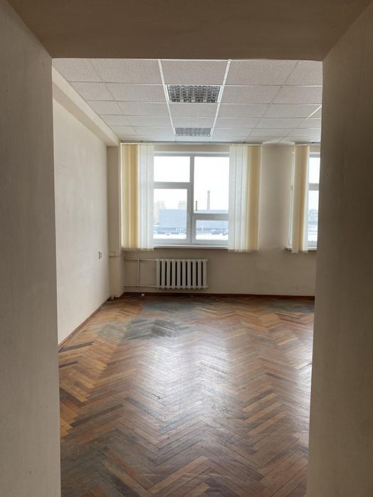 Оренда офісу на вул. Євгенія Сверстюка,23 на 66,7 м²