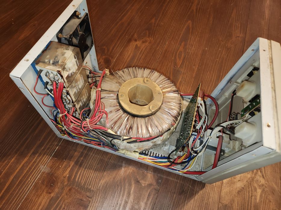 Стабілізатор напруги 10kVa під ремонт