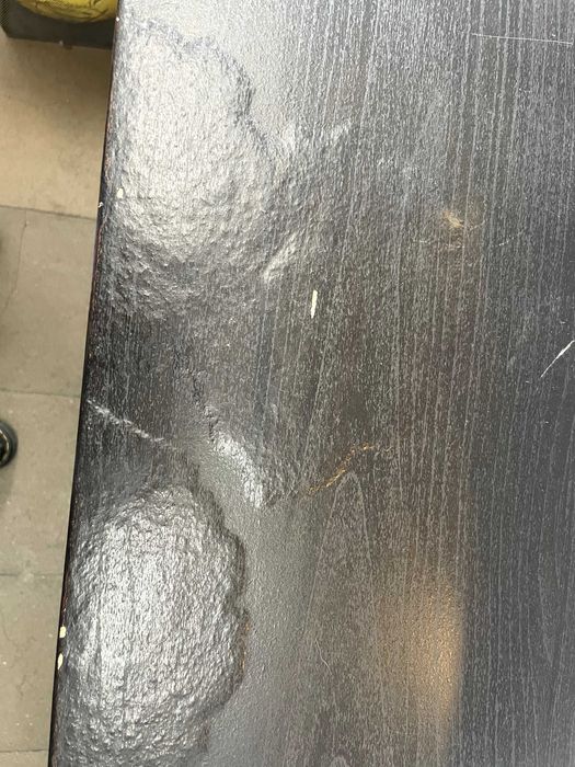 Cómoda preta ikea