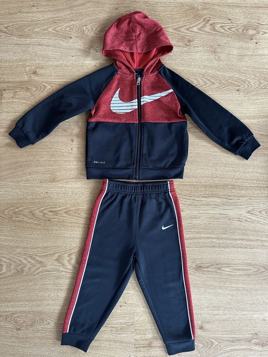 Komplet dresowy Nike Dri-Fit 86-92 czarno czerwony