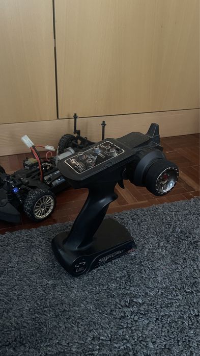 carro telecomandado Kyosho 1/10