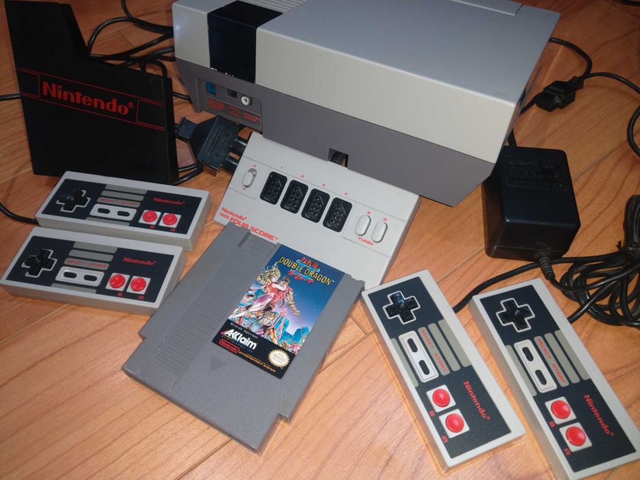 Nintendo NES zESTAW+Gra Double Dragon Zadbana nowe 4 pady nie używane!