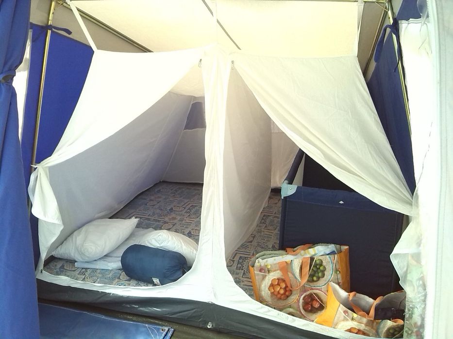 Vendo tenda  para 4 pessoas 2 quartos  usada