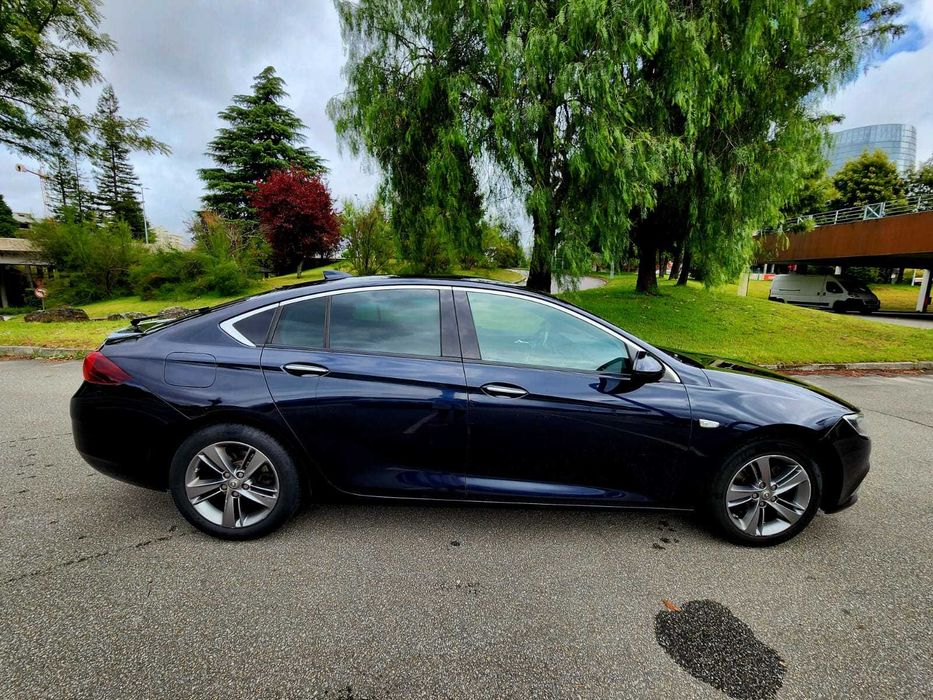 Opel Insignia 2018 preço final para vender domingo 30/08