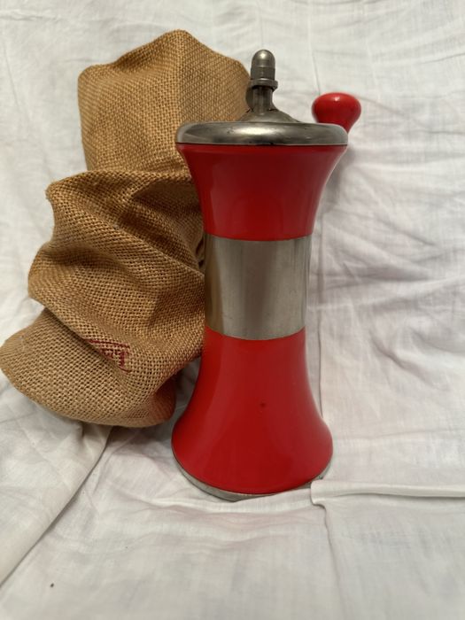 Кавомолка/ пристрій для подрібнення спецій/ маку/ кави часів СРСР