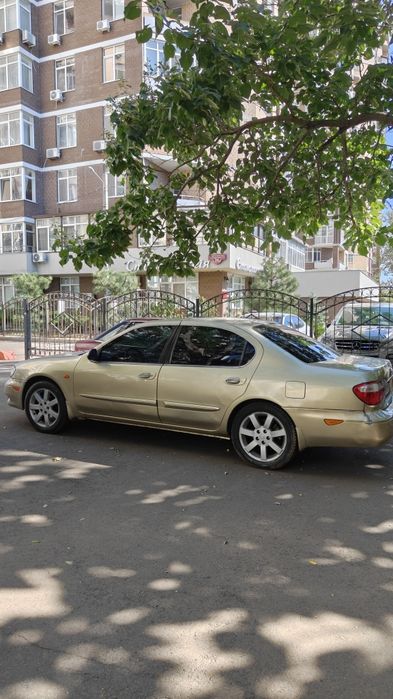 Nissan Maxima A33 2.0