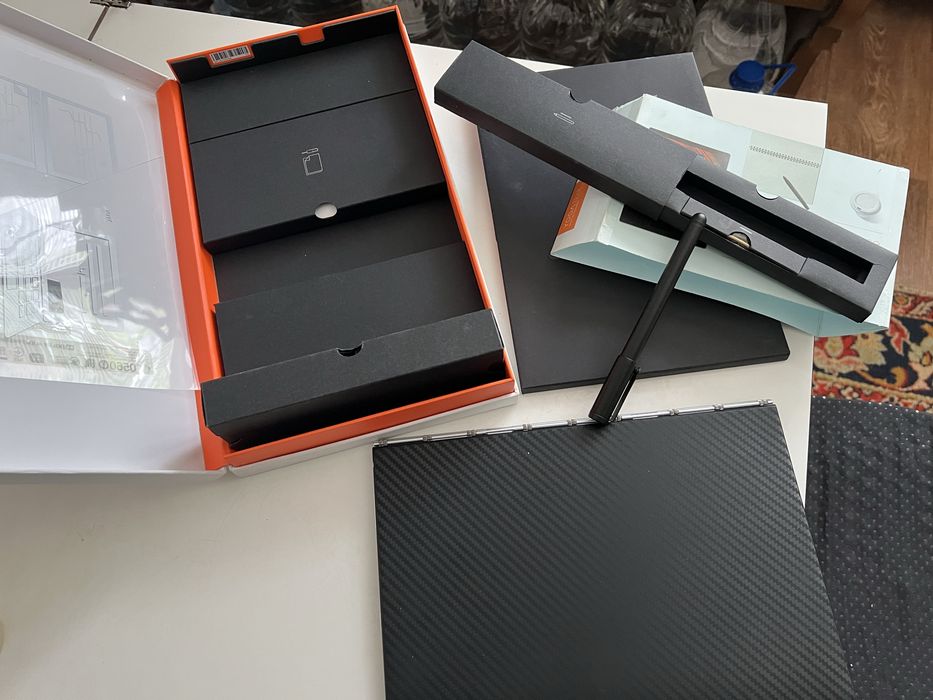 3 в 1 планшет нетбук  Lenovo YOGA Book YB1-X91 L Windows 10 Pro 4G UA