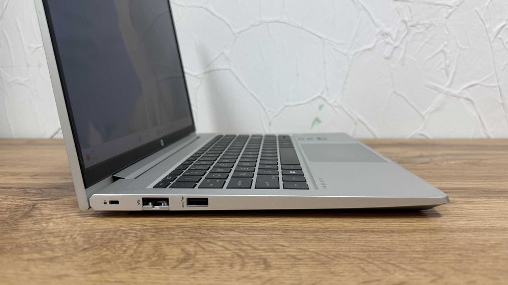 HP ProBook 440 G9 – Core i7-1255U, 32GB RAM, 256GB SSD