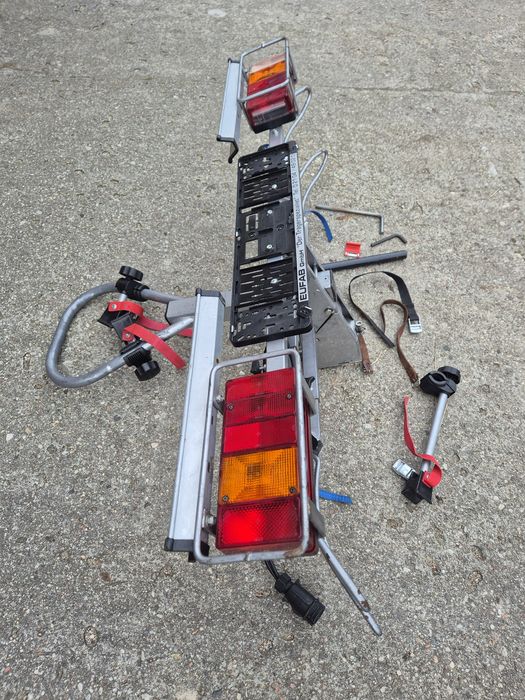 Używany bagażnik rowerowy na hak samochodowy