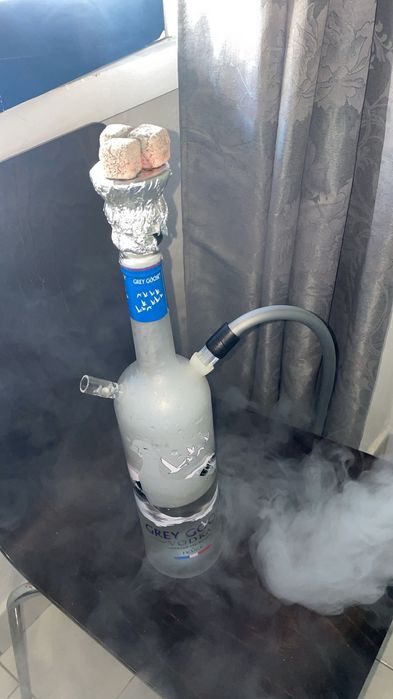 shisha artesanal. ( garrafa de grey goose)