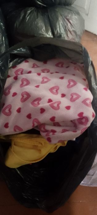 Продам секонд -хен 1 мішок 750грн якщо від 2 мішків то по 700.В одном мішку приблизно 25-30 речей 'Мікс'