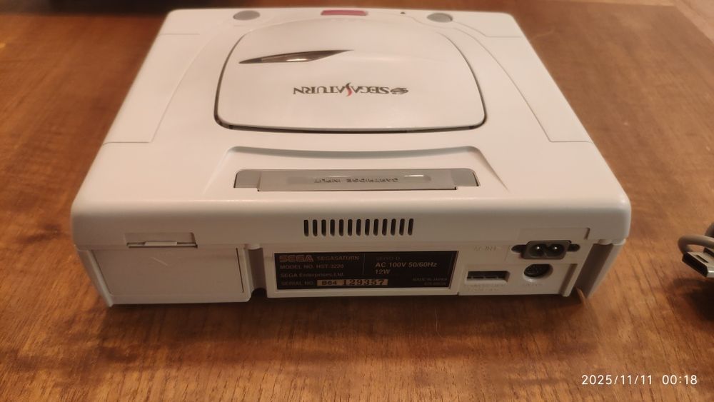 Consola Sega Saturn NTSC (branca) + EXTRAS
