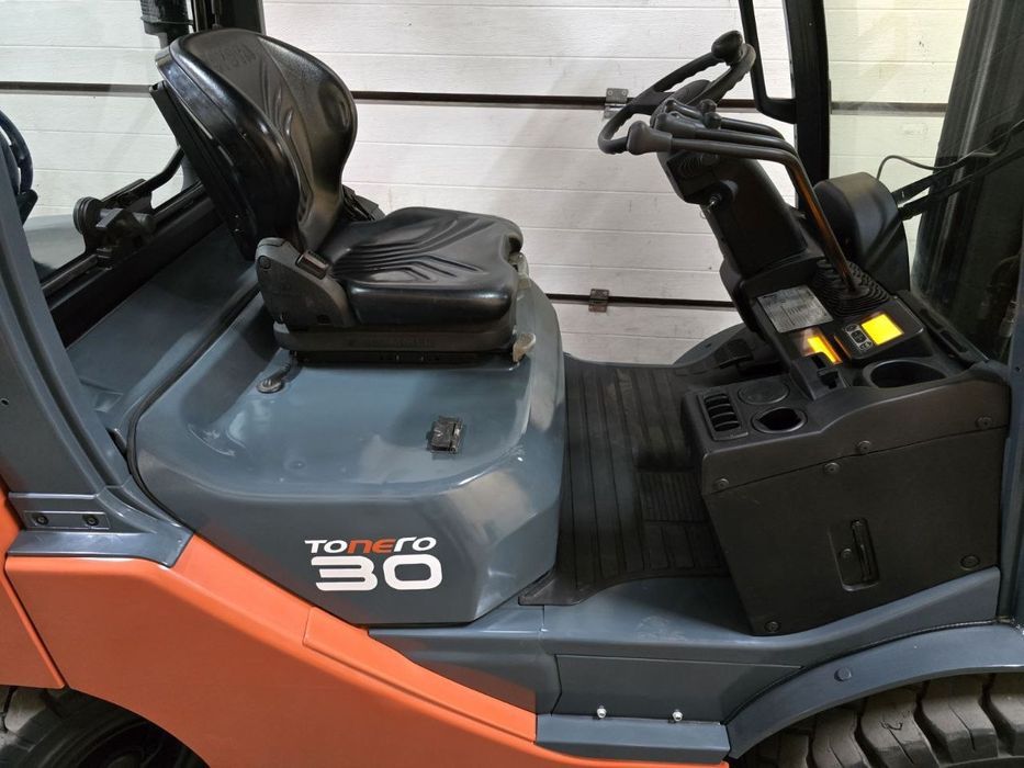 Навантажувач вилковий, газовий 3.0 тонни
Toyota 02-8FGF30
