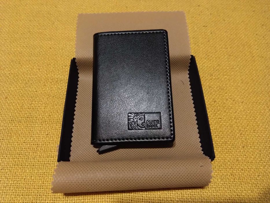 Skórzane etui na karty RFID