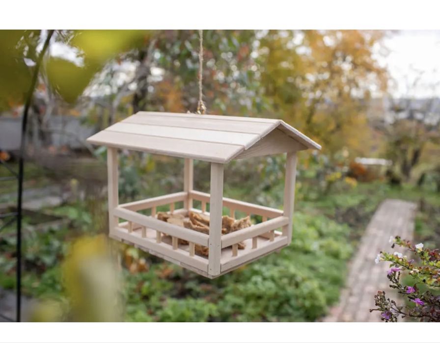 Годівничка для птахів.