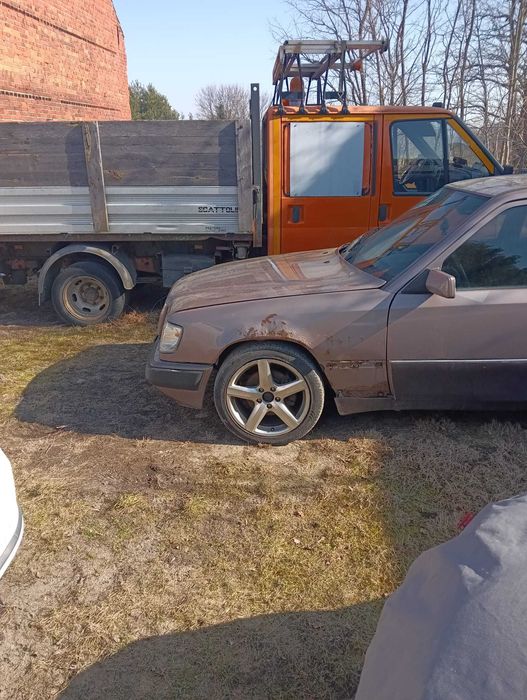 Samochód Mercedes