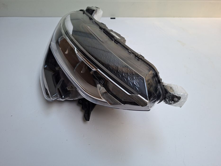 Renault Arkana Reflektor Prawy lampa Przednia Cała kompletna mid led