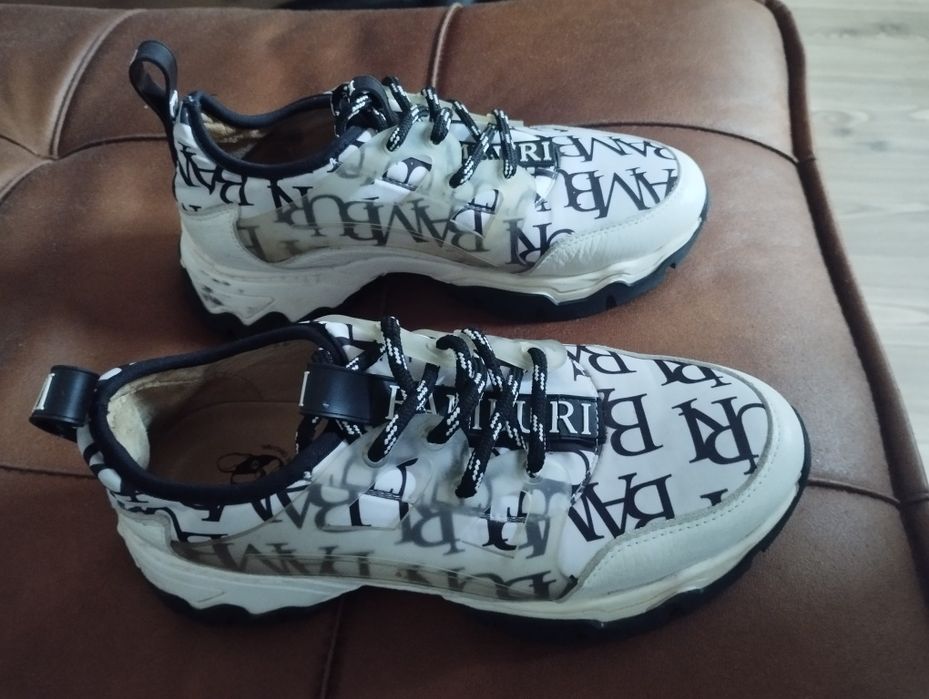 Tênis Bamburi quase novos