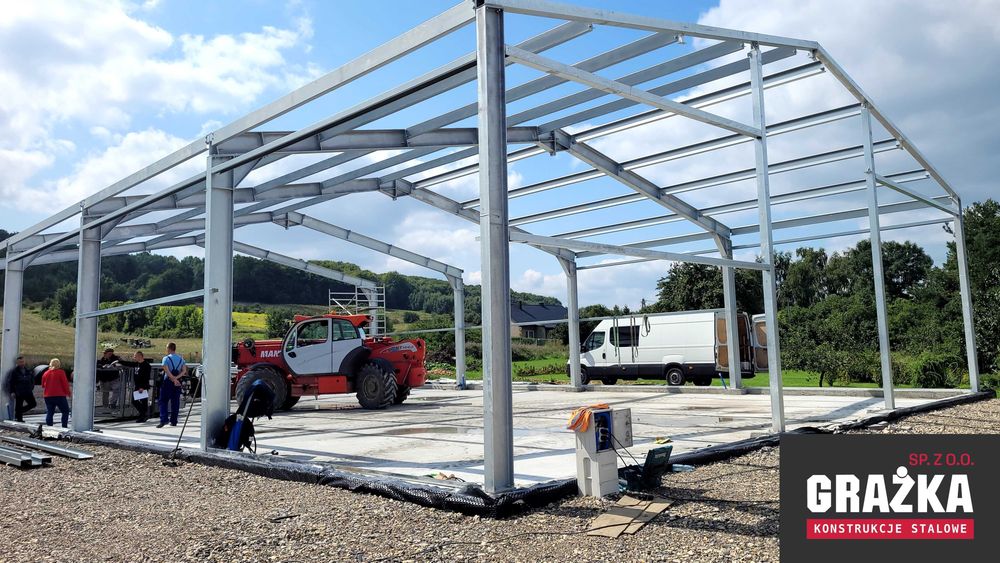 Budynek z płyty warstwowej magazyn garaż konstrukcja stalowa 15x24x5m