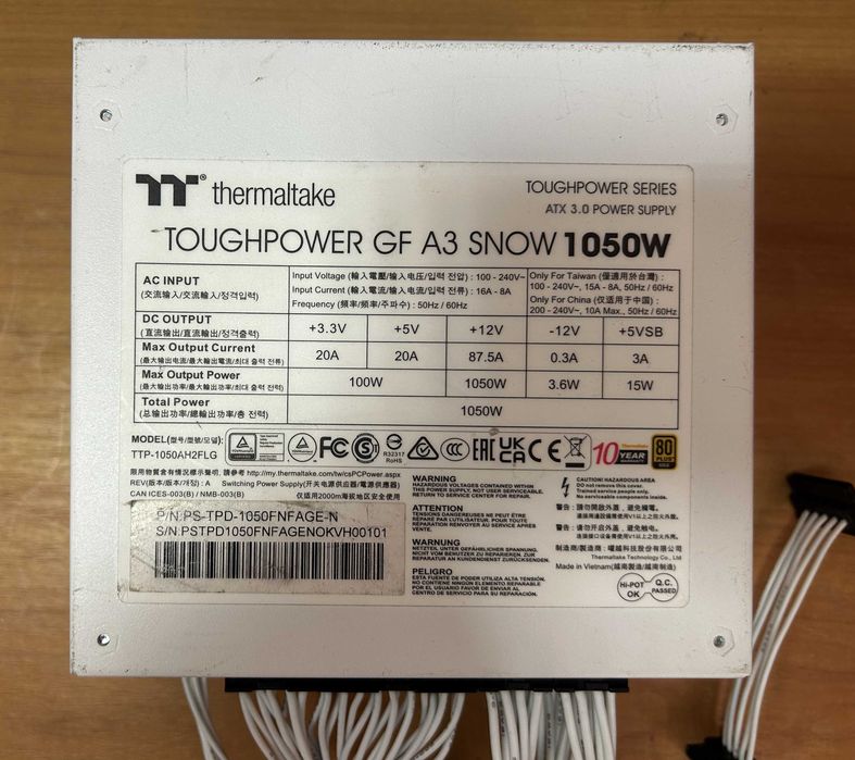 Thermaltake TOUGHPOWER GF A3 SNOW 1050, стандарт 80+GOLD.
