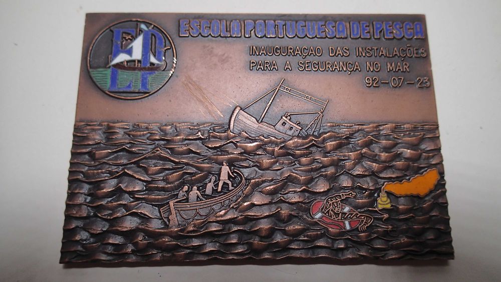 Medalhas em Cobre e Esmalte Escola Portuguesa de Pescas