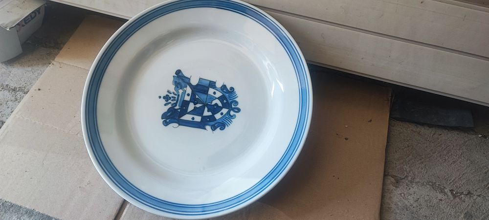 Prato pintado á mão.