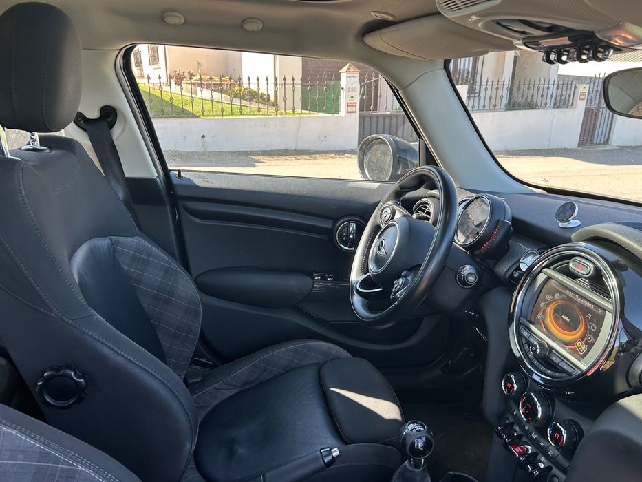 MINI COOPER D 2015, Full Extras, 115cv, Teto Panorâmico.