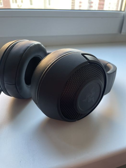 Навушники  Razer з мікрофоном дротові.