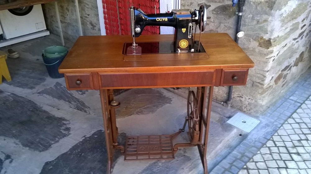 Maquina de costura OLIVA