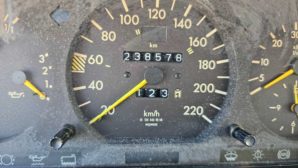 mercedes benz  break w124 300 turbo diesel automàtico com ar condicionado