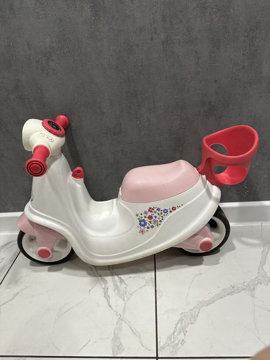 Продам скутер толокар Smoby