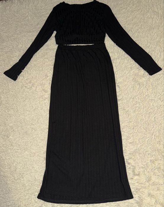 Костюм в рубчик зі спідницею, розмір М