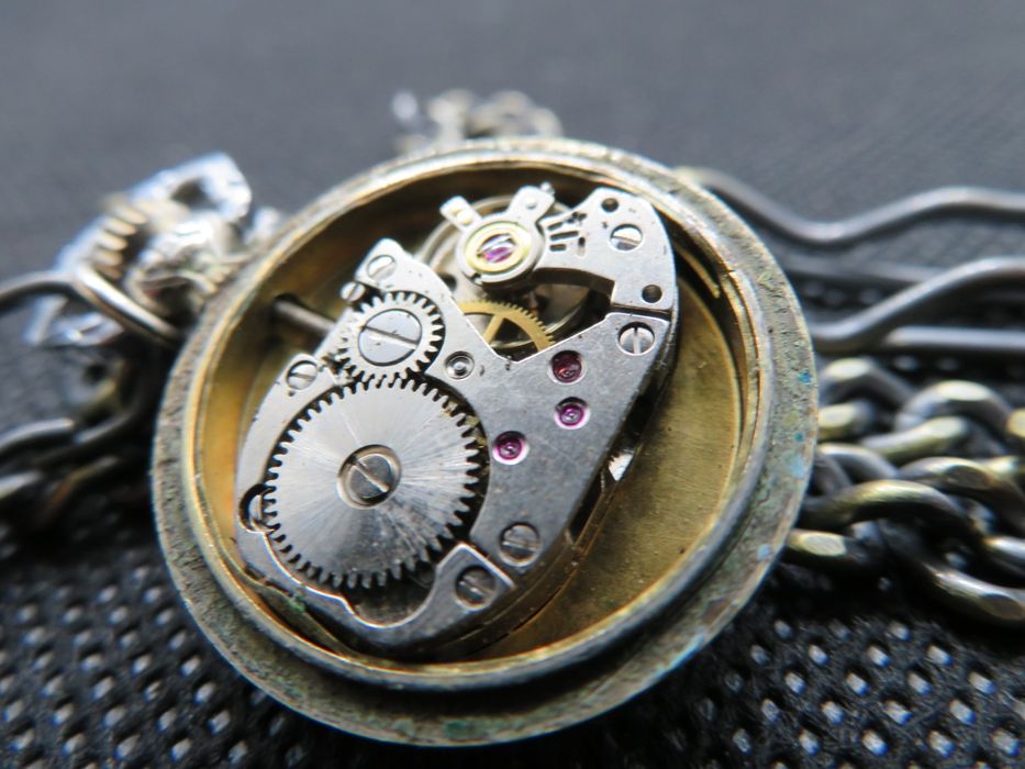 Relógio muito antigo senhora