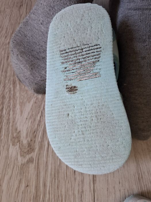 Kapcie dla chłopca r 24