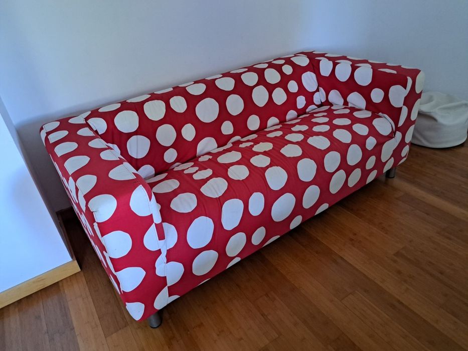 Sofá vermelho e branco 2 lugares