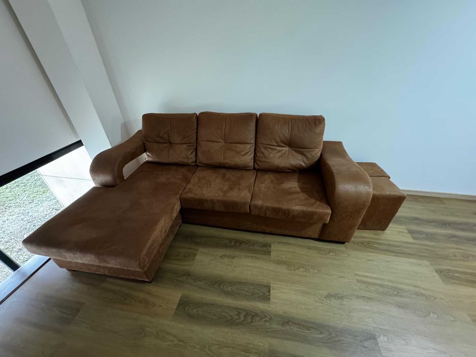 Sofá chaise longue Terracota + 2 puffs