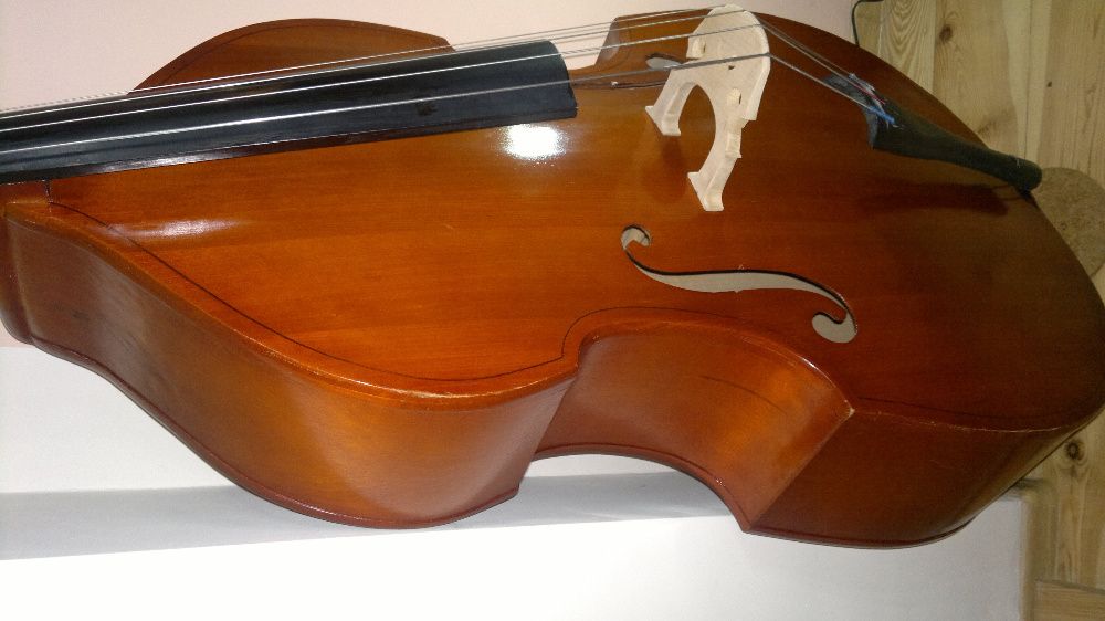Kontrabas Moskiewski4/4 drewniany z Filharmonii Lwowskiej.
