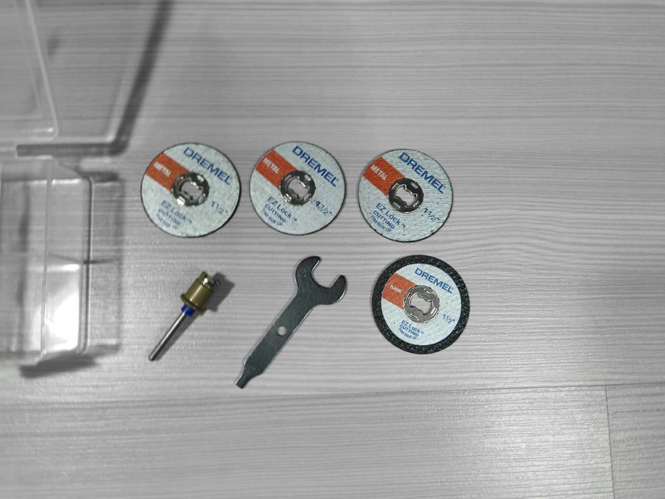 DREMEL Бесщеточный гравёр 8250 (следующая ступень после 8220)