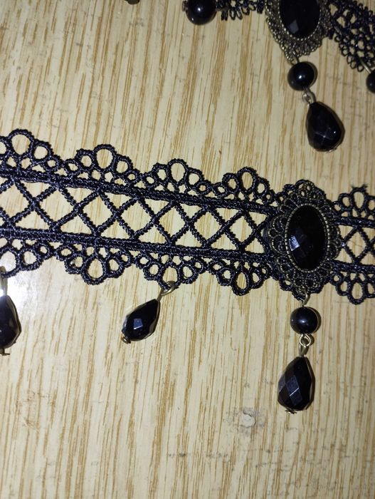 Намисто чокер готичний стиль з брошкою